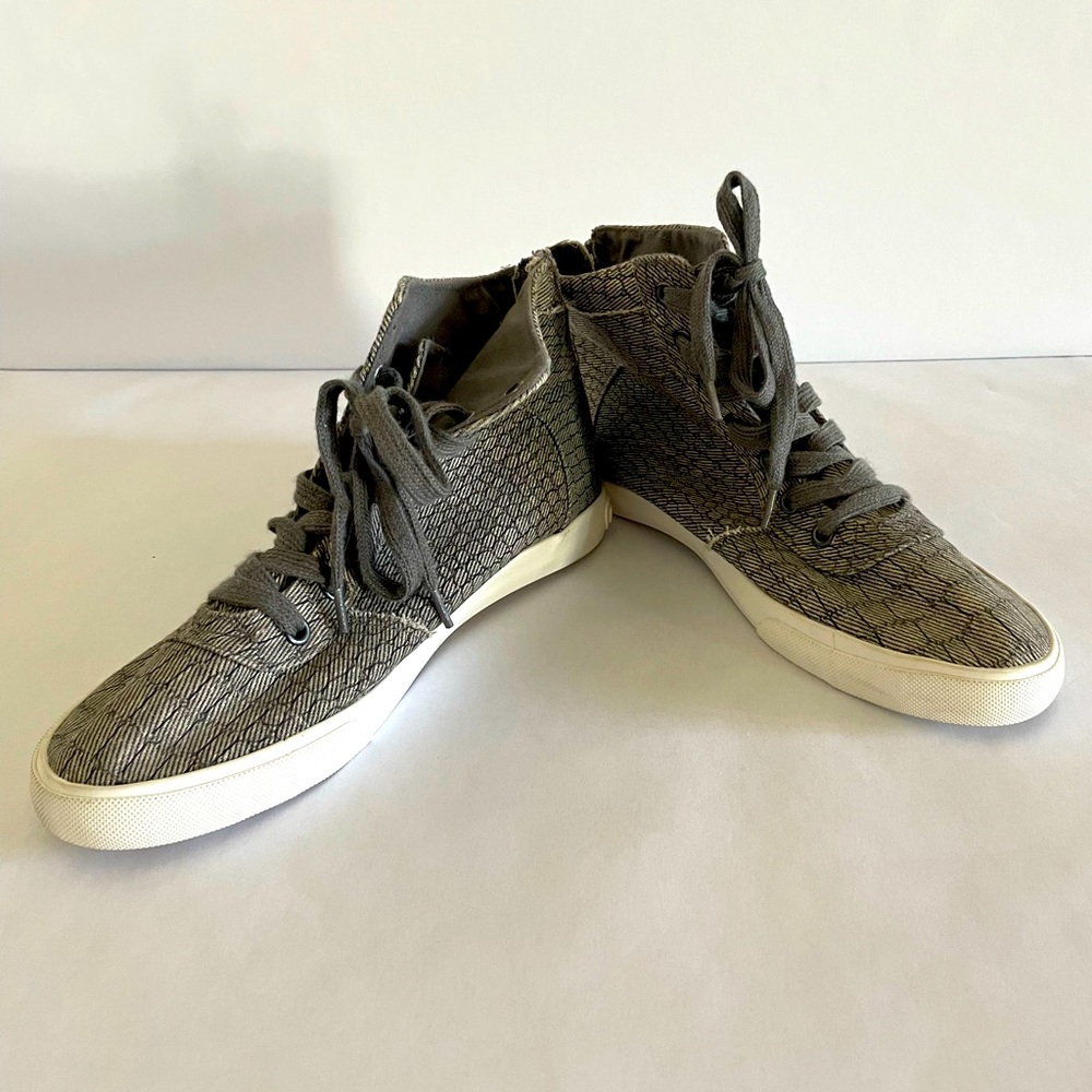Gray Reptile Print Rocket Dog HighTops with Back Zippers Size 9-1/2
